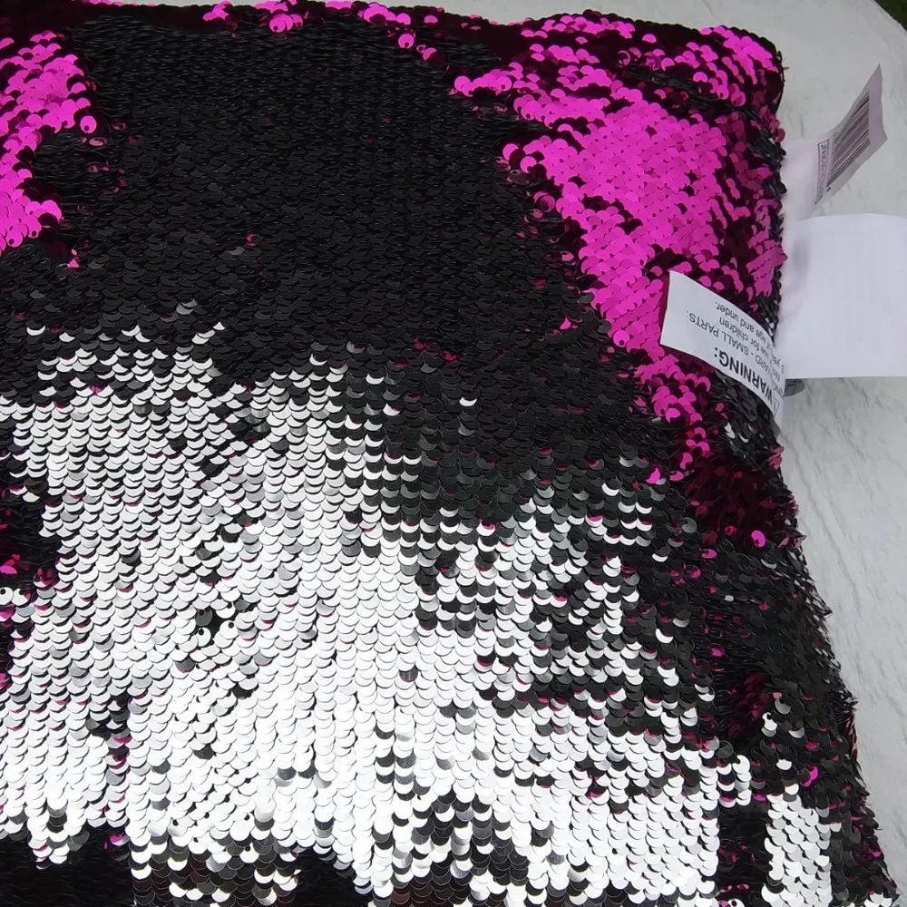 New Disney Minnie Mouse throw pillow sequins